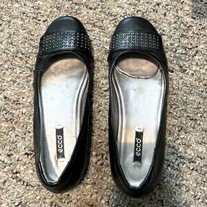 Ecco size 38=7.5 women’s black studded flats